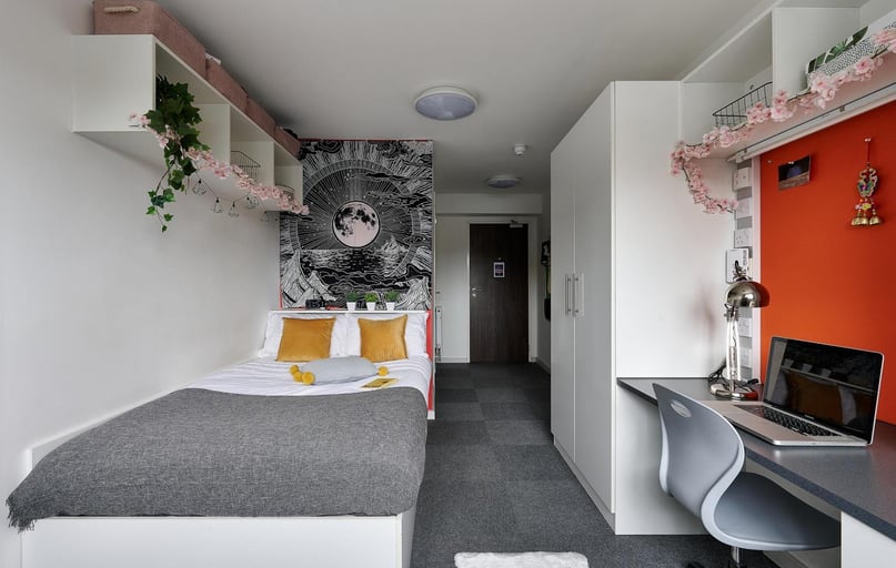 Ebrington Street, City Centre, Plymouth - Image 1